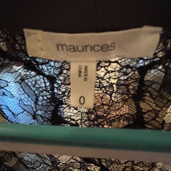 Dark grey sexy top with black lace back details. Size 0 but fits like a L. - Picture 3 of 3